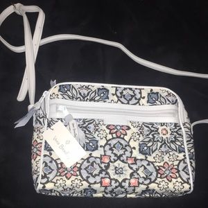 Vera Bradley NWT Trimmed Crossbody Bag  Lisbon Medallion